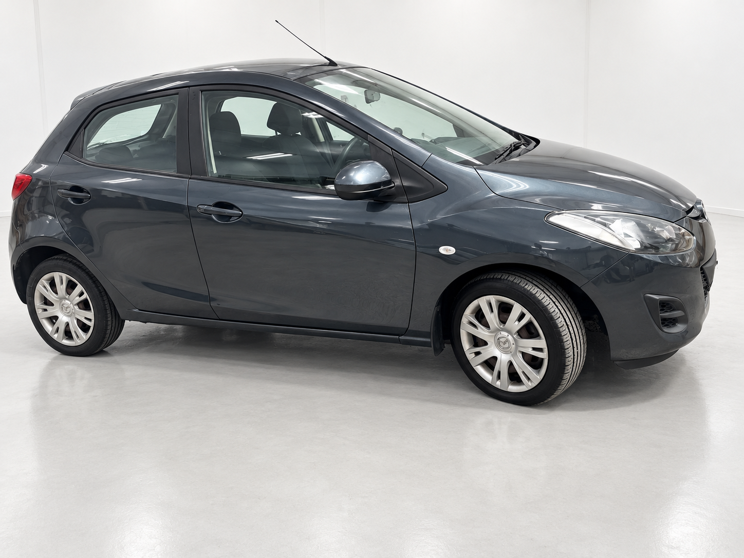 Mazda 2 – Grey photo 5