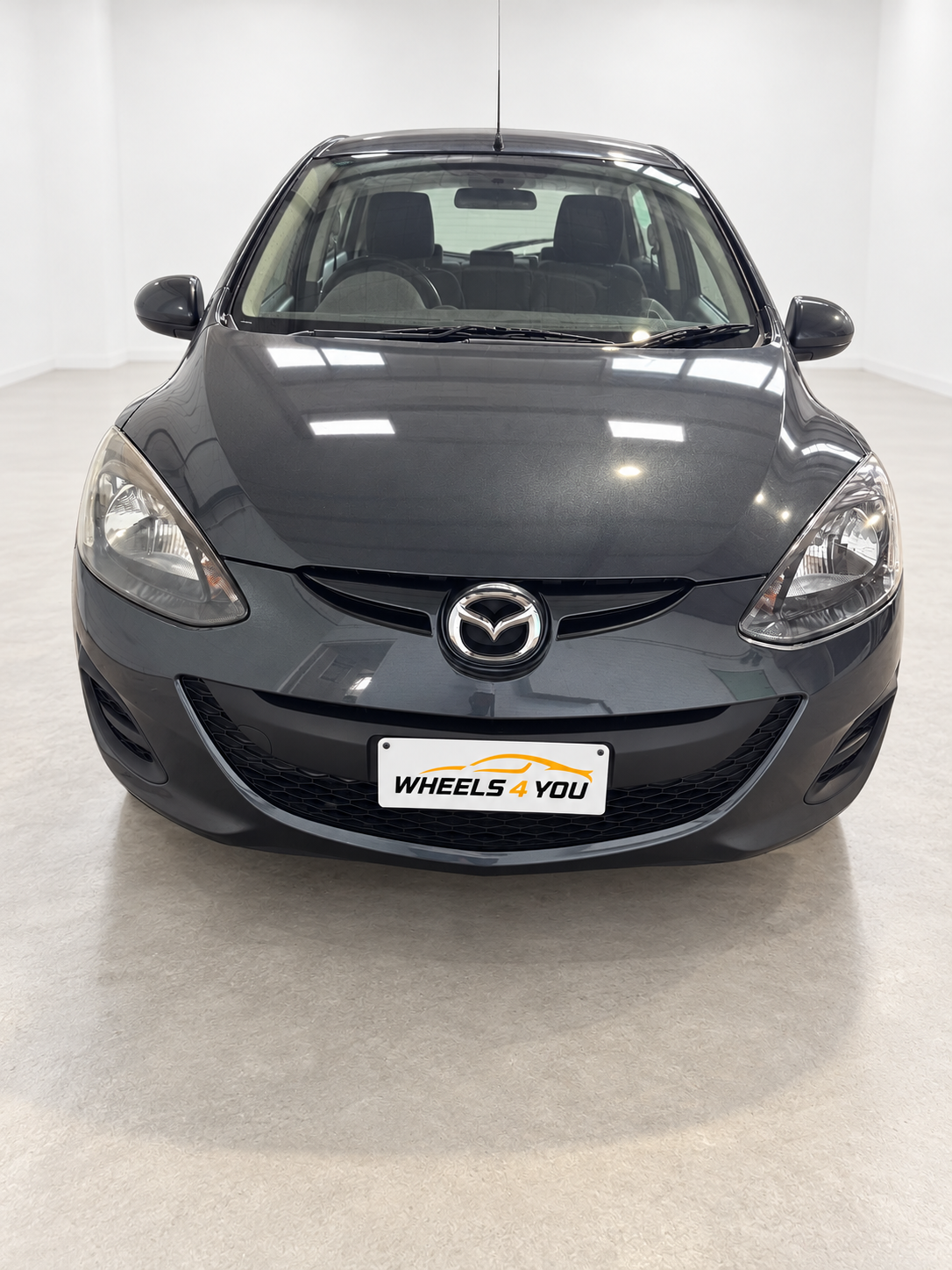 Mazda 2 – Grey photo 2