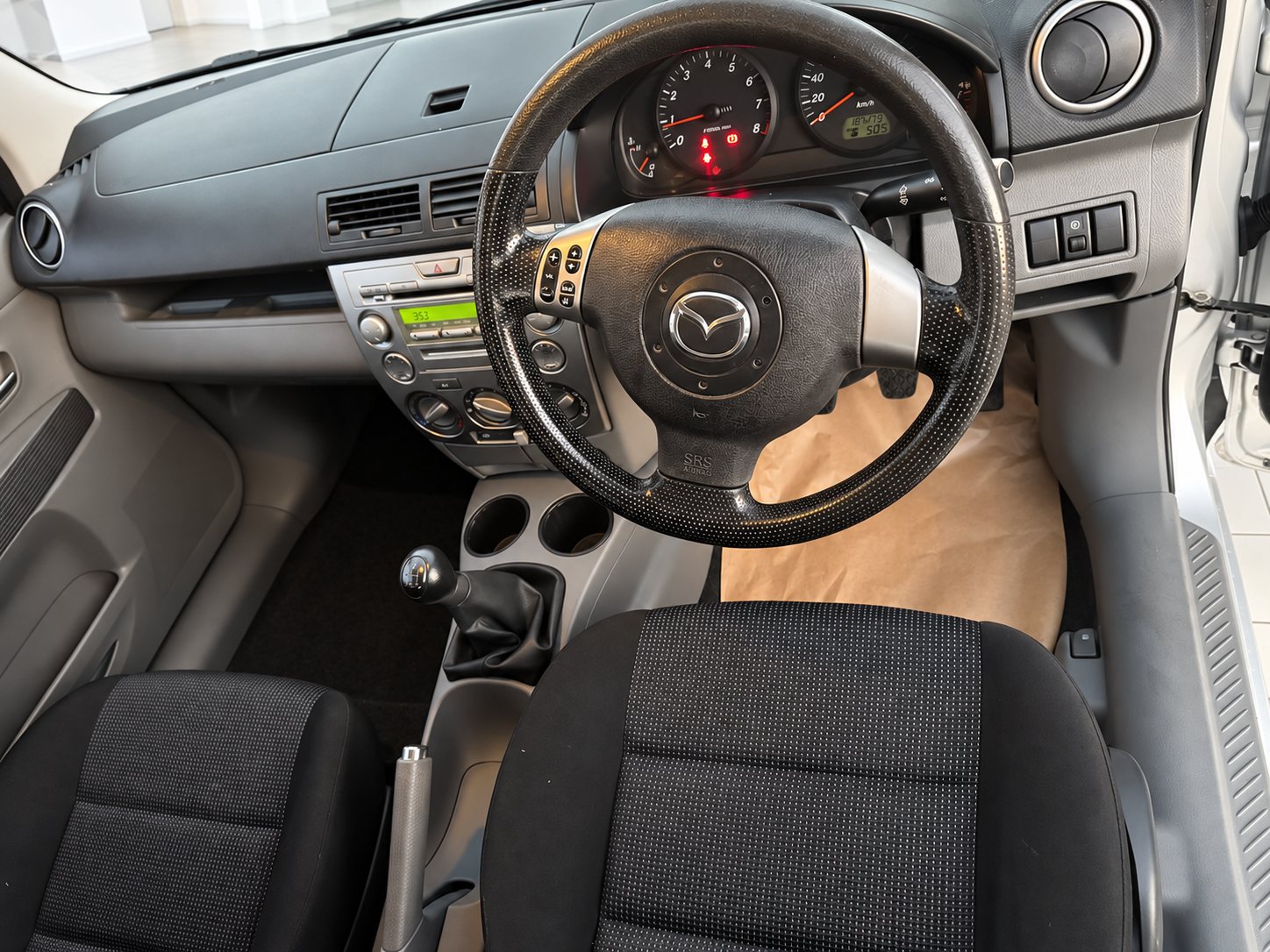 Mazda 2 Manual photo 4