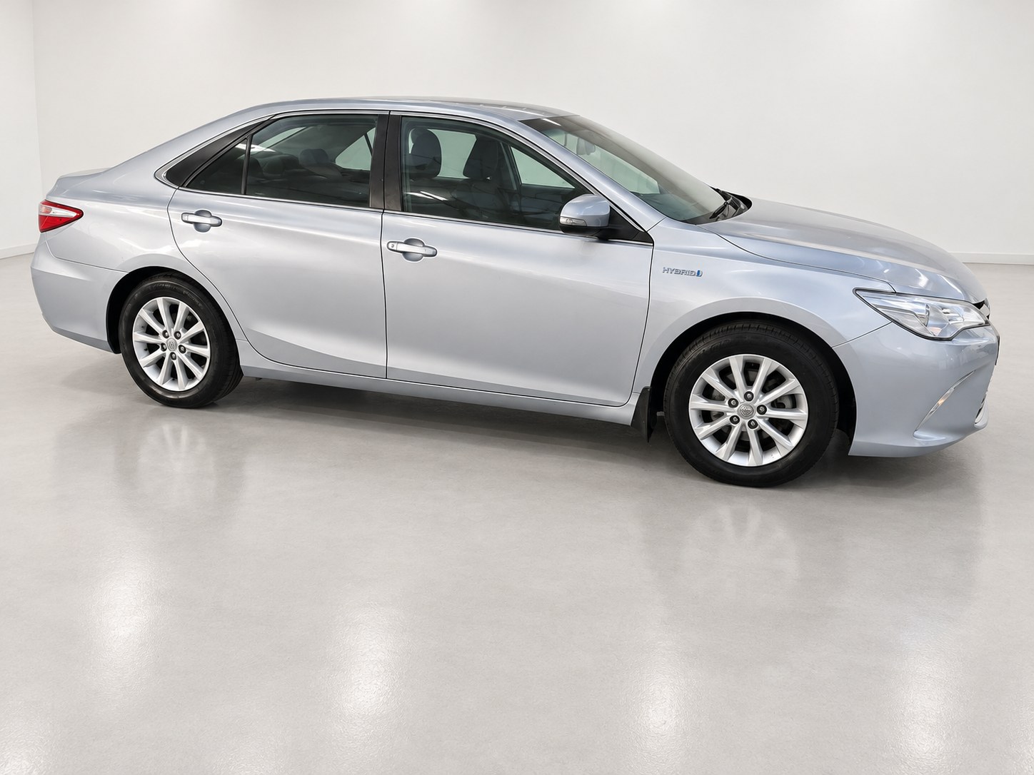 Toyota Camry Hybrid Altise photo 3
