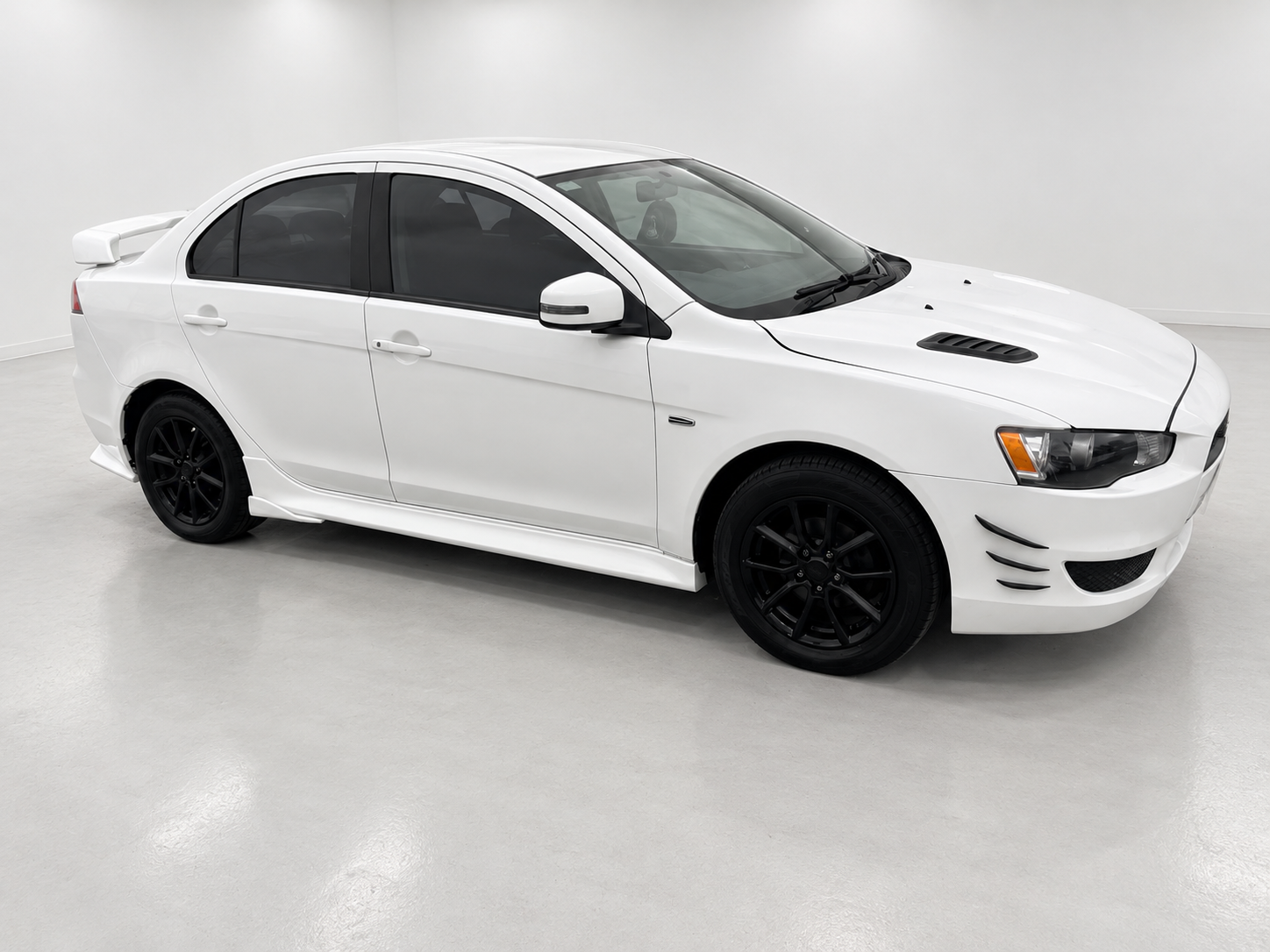 Mitsubishi Lancer ES – White